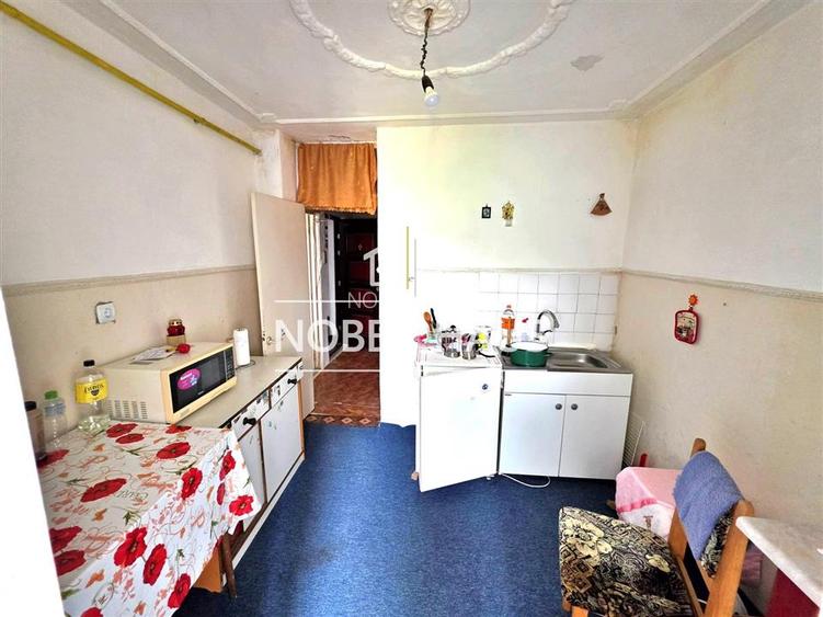 Apartament 3 camere, decomandat, etajul 4, zona biserica Sf Mina - 4