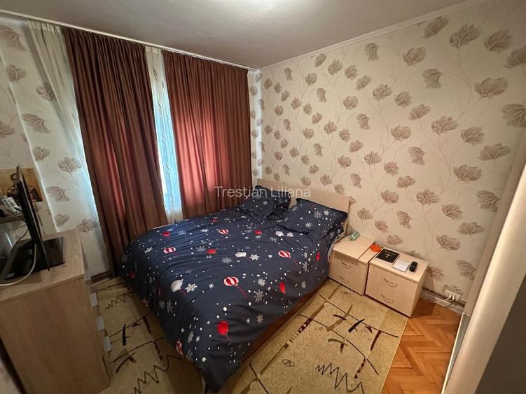 Vand apartament 3 camere etaj 1 zona 300 pe mal Arad - 6