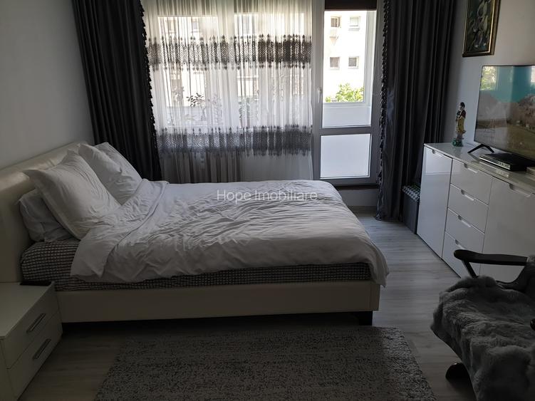 Titan -  Scoala Hamburg - Garsoniera decomandata bloc mixt - 3