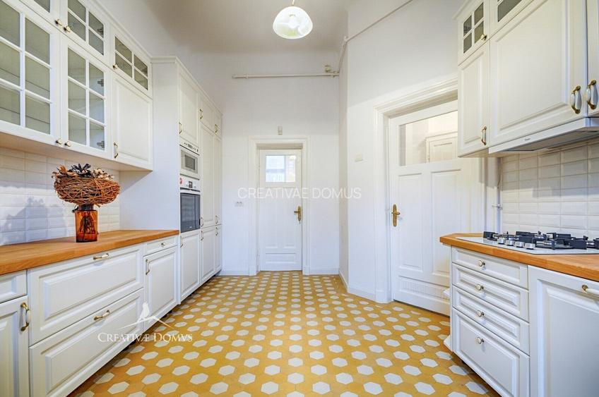 Unirii - Apartament somptuos in vila, 6 camere, 202 mp - 15