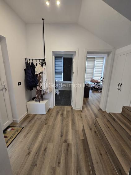 Duplex despartit prin camera tehnica - 4 camere Toate Utilitatile - 9