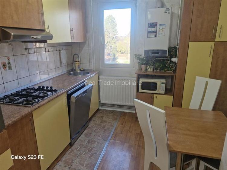 Apartament 3 camere etajul 2 zona Astra - 4