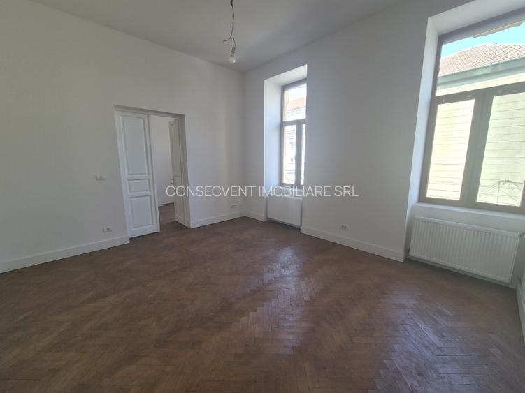 Apartament ultracentral, renovat integral, Arad, comision 0 - 2