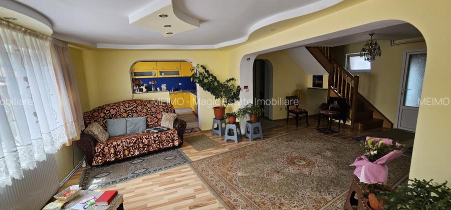 Eleganță, spațiu și confort modern – proprietate premium în Comănești - 4