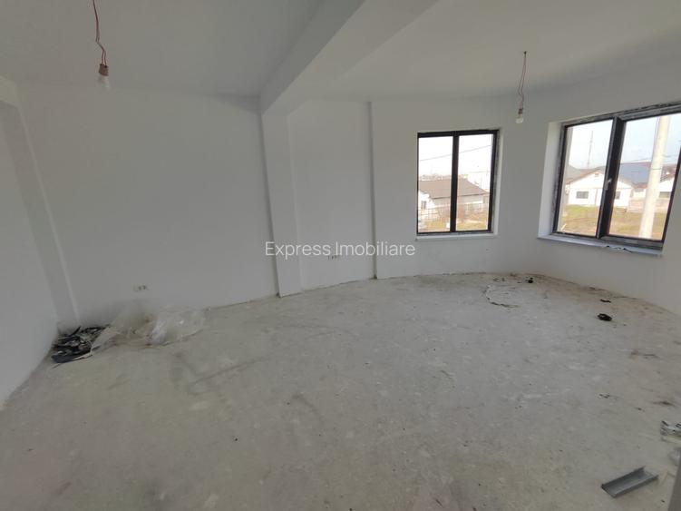 Casă spațioasă în Agigea, județul Constanța - 10