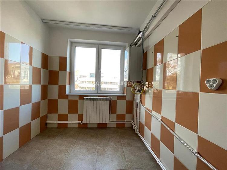 Apartament 3 camere de vanzare  zona ultracentrala - 11