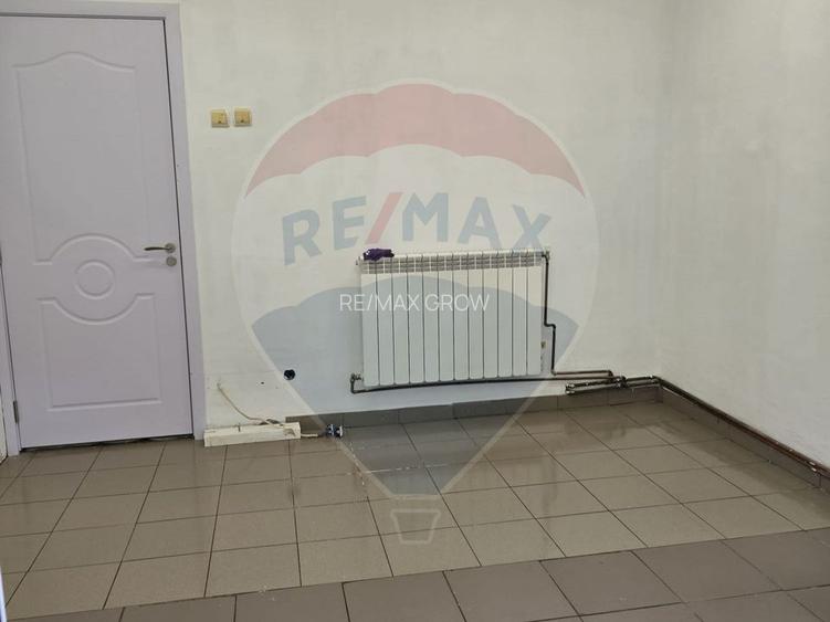 Apartament cu 3 camere de vânzare în zona Orizont - Bacau - 9