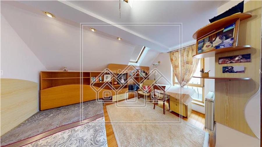 Casa individuala de vanzare - 7 camere, 278 mp utili - Strand - 26