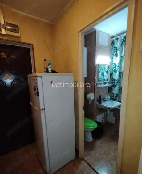 Garsoniera 33mp metrou gorjului bloc mixt 1980 - 3