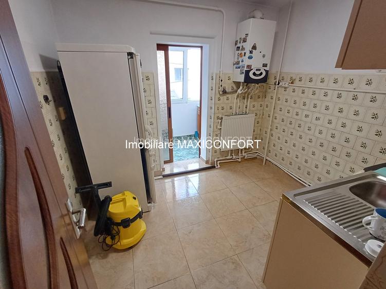 Vanzare apartament 3 camere - Imobiliare MAXICONFORT - 7