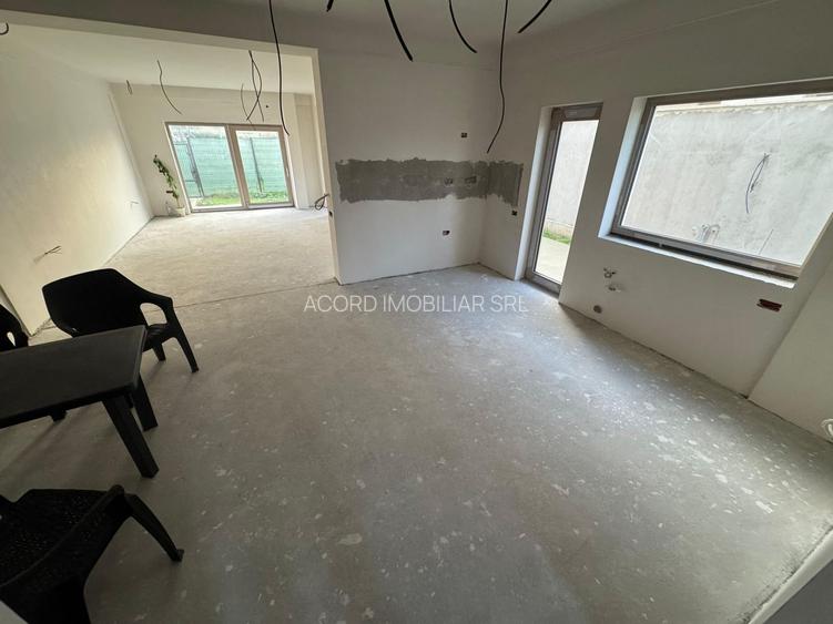 Casa de vanzare Duplex zona Carrfour - 23