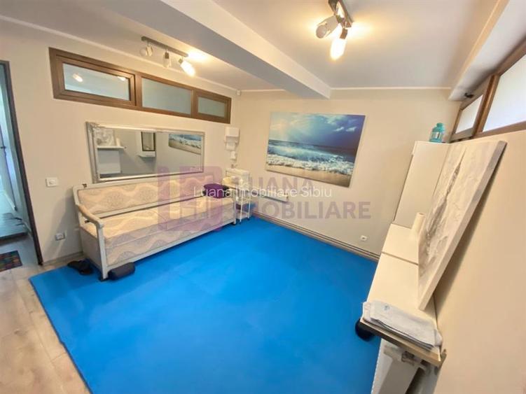 Spatiu comercial 70 mp de inchiriat | salon 3 camere | zona Centrala | - 3