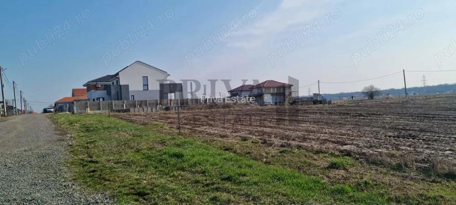 Teren intravilan, 701 mp, fs 17.8 ml, Dumbrăvița - 2