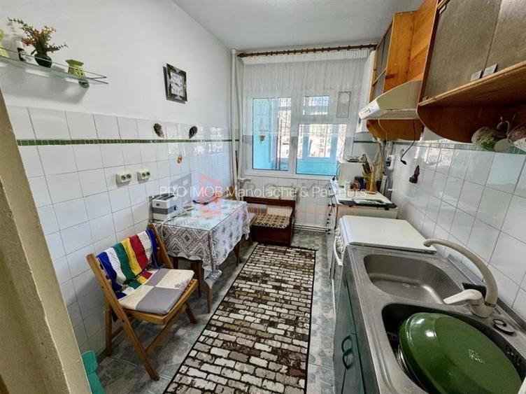 Apartament 3 camere cf 1 decomandat zona Micro 14 - 6