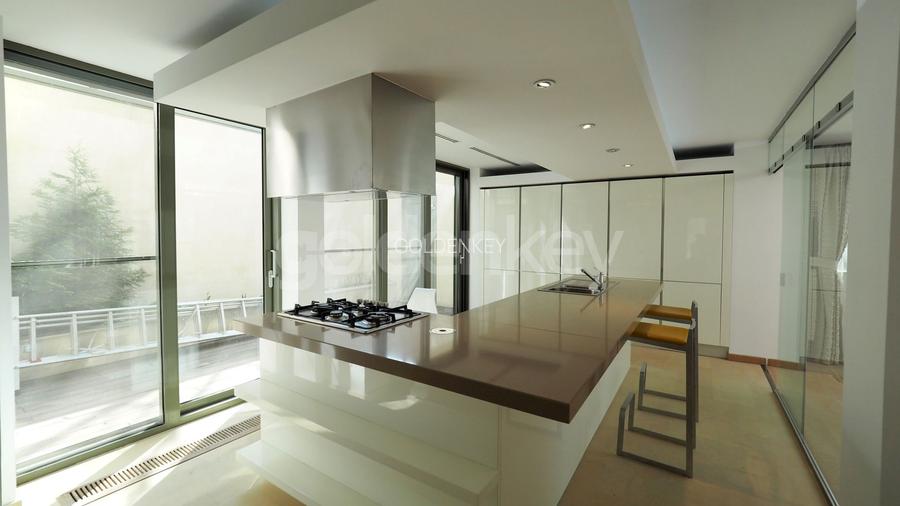 Imobil ultra-premium S+P+4 | 7 dormitoare, 8 bai | 1053mpc | lac - 4