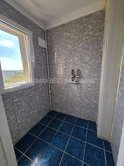 Titan, Postavarul intersectie B-ul 1 Decembrie 1918, stradal, vedere spate - 4