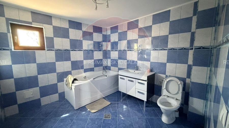 Casă cu 4 camere de vânzare Nămoloasa I Galati - 9