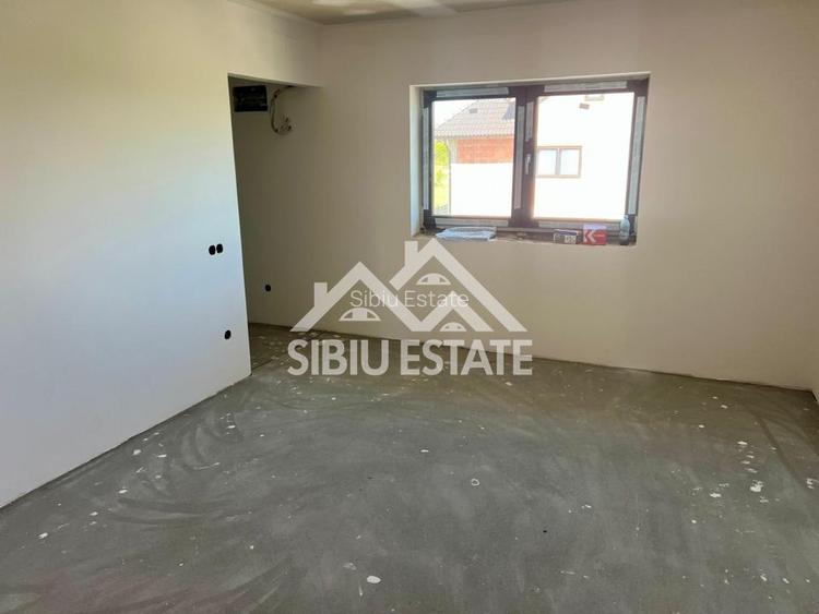 Casa individuala generoasa 5 camere, carport si pivnita curte 500 mp - 11