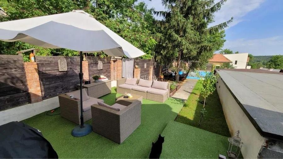 Copou, Sararie ,  Vila P+E  su.= 240mp C2 = 31mp  C3 = 19mp  TEREN = 481mp  cu p - 8