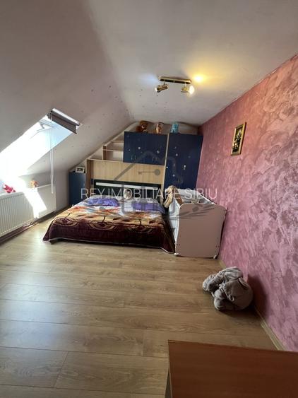 De vanzare- Apartament 3 camere str Luptei - 13