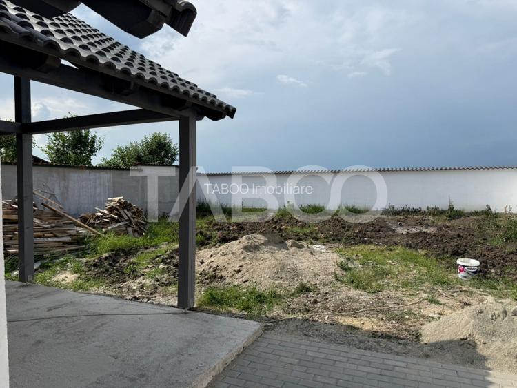 Casa individuala cu 4 camere pe un singur nivel in Sura Mica - 4