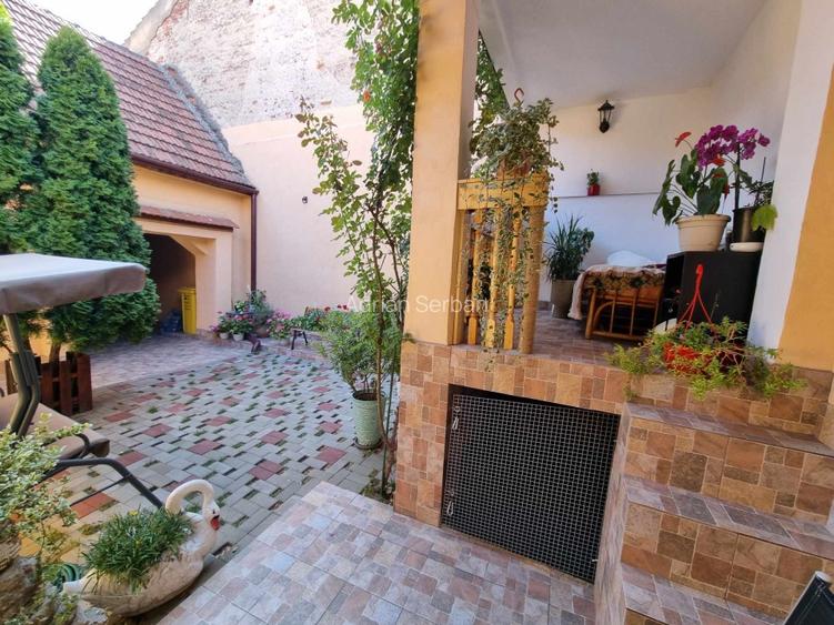 Casă de vânzare Central!! - 10