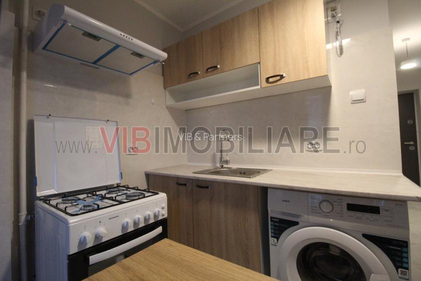 Piata Alba Iulia - Decebal - studio prima inchiriere - vedere bulevard - 10