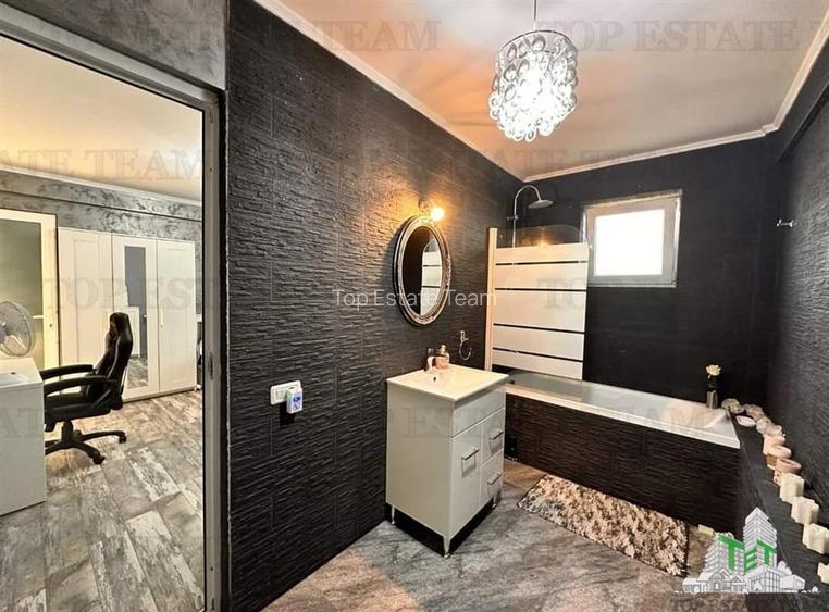 Vila moderna + casa renovata cu 2 apartamente si teren generos  -  Palazu Mare , - 5