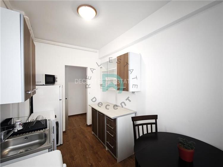 Inchiriez 2 camere, Cinema Patria, Brasov - 10