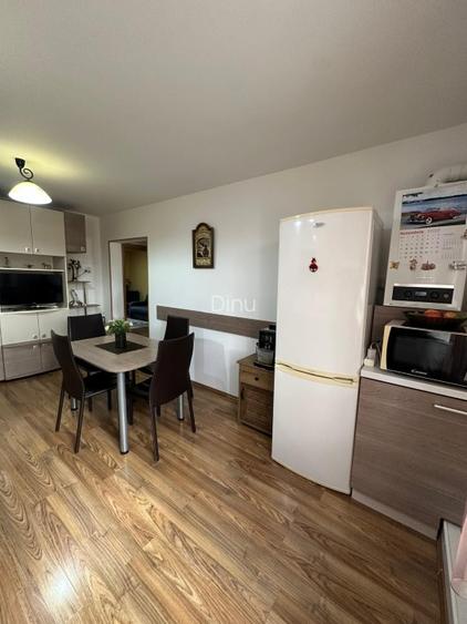 Apartament decomandat 2 camere Tractorul - 9