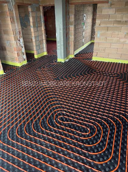 Vila conceputa pentru 3 familii Sanpetru spre Harman - 4