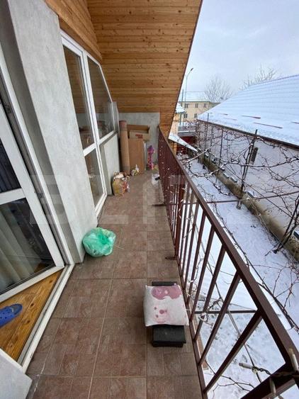 Casa de 284 mp, impartit in 3 apartamente, teren 503 mp, Grivitei Comision 0%!