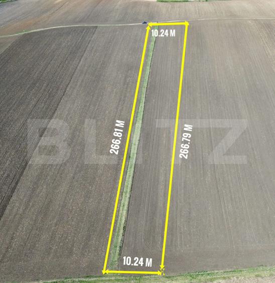 Teren extravilan de vanzare, 2.700 mp - zona Cristur