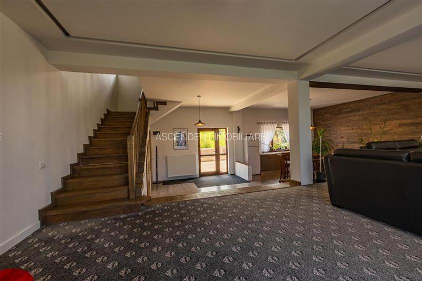 FILM! Ansamblu arhitectural proaspat si distins,pe 3.000 mp teren, in magia natu - 35