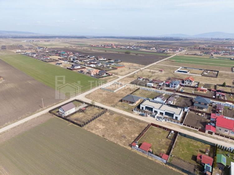 Teren 500 mp, împrejmuit, curent și internet pe teren, cu proiect și autorizație - 17