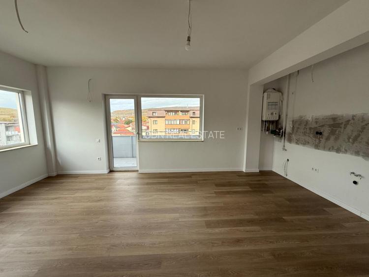 De vânzare apartament nou, finisat 3 camere, 74 mp. - Comuna Baciu - 12