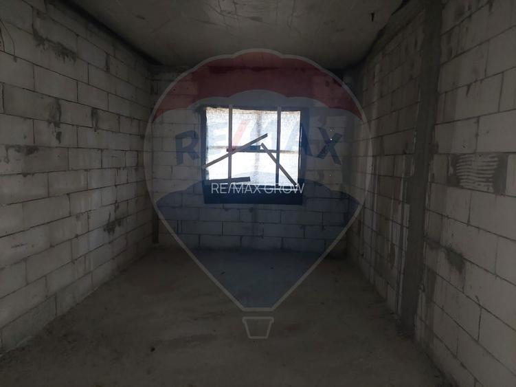 Casa la rosu de vanzare in Caiuti, Bacau - 16