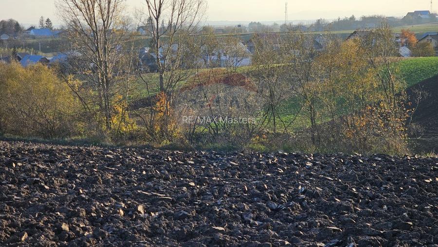 Teren extravilan 6,100mp Stroiesti / Soseaua DN17, Suceava - 17