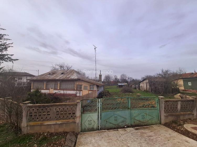 Crevedia - Darza , teren si casa batraneasca - 5