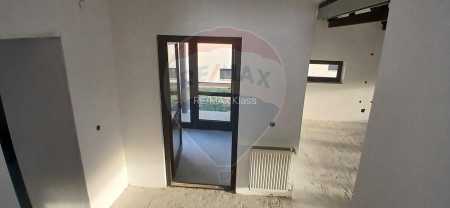 Casa individuala 4 camere cu teren 454 mp cartier privat Crevedia - 12