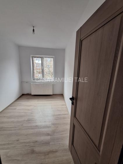 103000 euro!! 4 camere renovate .. Circumvalatiunii .. etaj 3 - 13