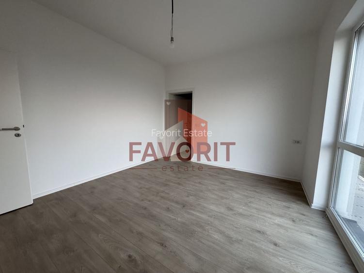 Etaj intermedar.  Decomandat. Cu 2 bai - 8