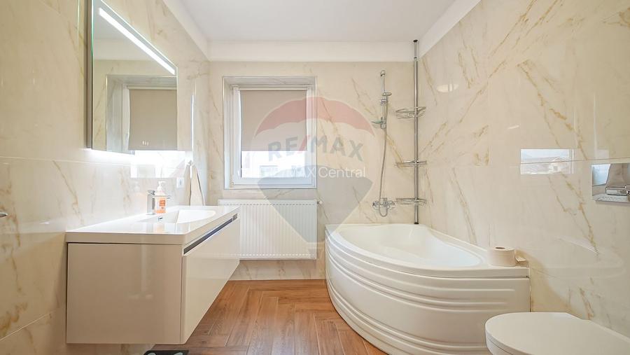 Casă / Vilă cu 3 camere de vânzare - 20