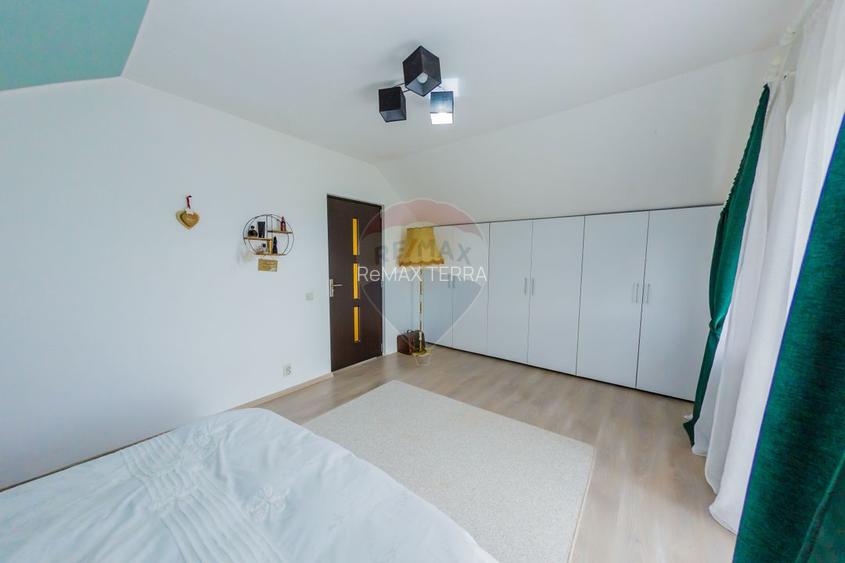CASA DE VIS DE VANZARE IN COLTIREA cu 2900 mp teren - 20