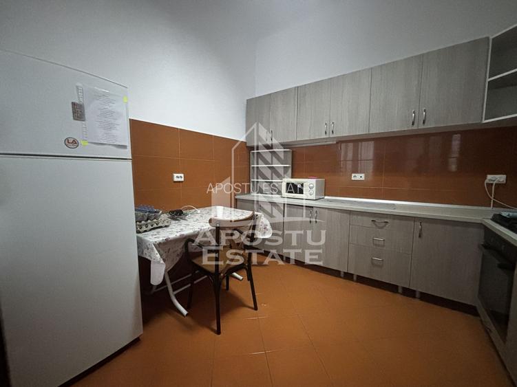 Casa partial mobilata, curte proprie,  zona Lunei - 21