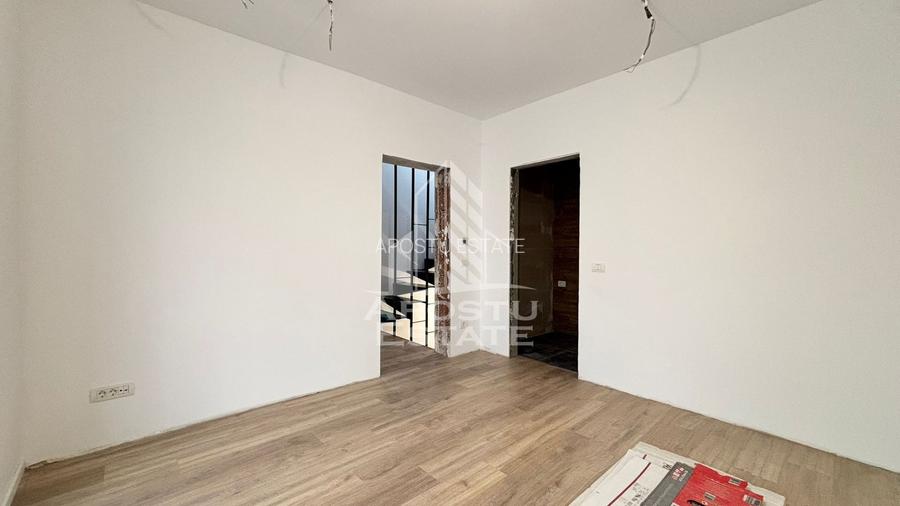 Casa individuala in zona Buziasului, carport - 9