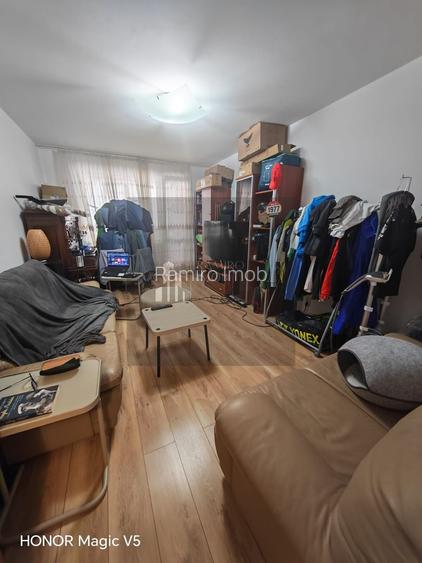 Apartament 3 camere decomandat An 1982 Anvelopat Etaj 1 Titan - 5