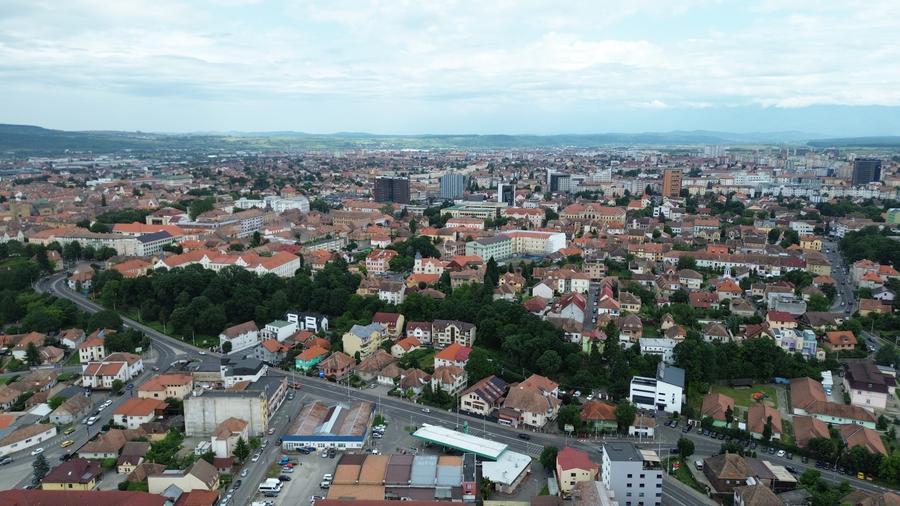 Showroom 300mp Soseaua Alba Iulia langa benzinăria Mol cu vitrina mare - 9