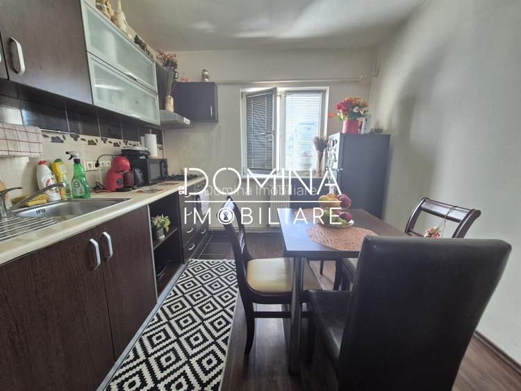 Vanzare apartament 3 camere, situat ULTRACENTRAL, strada Unirii  - 5