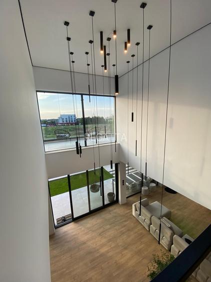 Casă individuală cu 6 camere în Petrești - 26